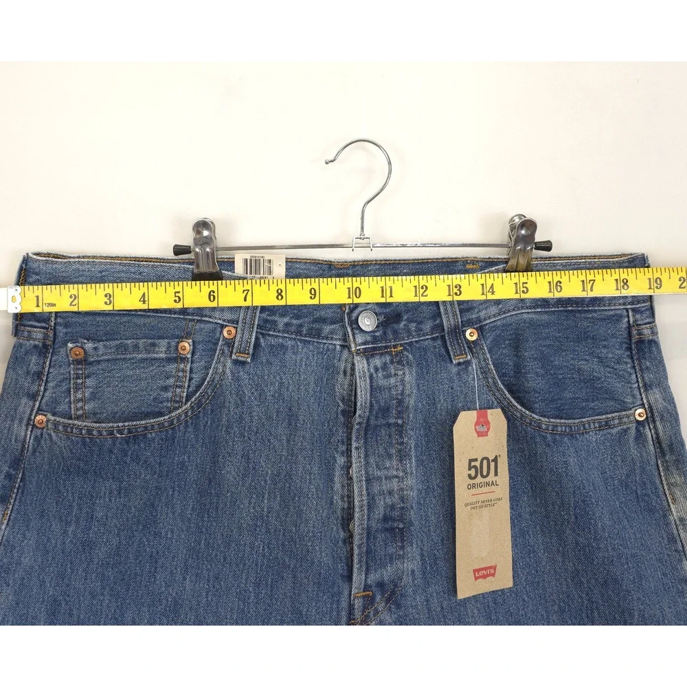 Men's Levi's 501‎ Straight Leg 38x30 Button Fly Bleached Blue Denim Jeans